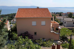Rooms with a parking space Novi Vinodolski - 5588